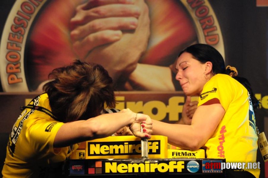 Nemiroff 2009 - Day 1 - Left hand # Siłowanie na ręce # Armwrestling # Armpower.net