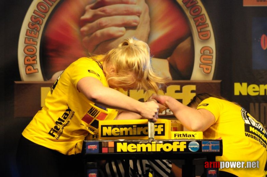 Nemiroff 2009 - Day 1 - Left hand # Siłowanie na ręce # Armwrestling # Armpower.net