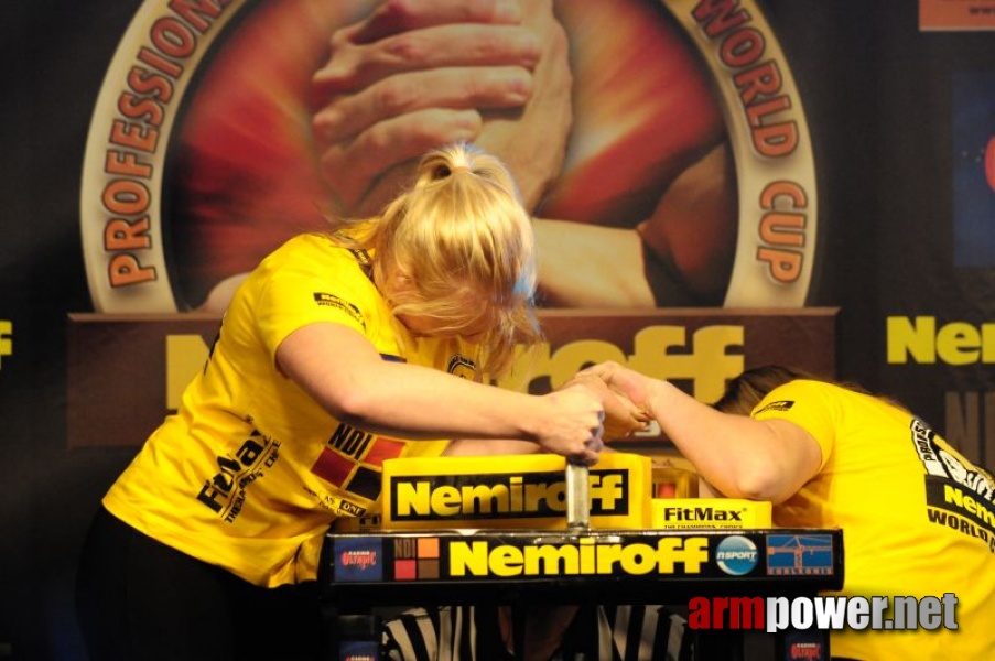 Nemiroff 2009 - Day 1 - Left hand # Siłowanie na ręce # Armwrestling # Armpower.net