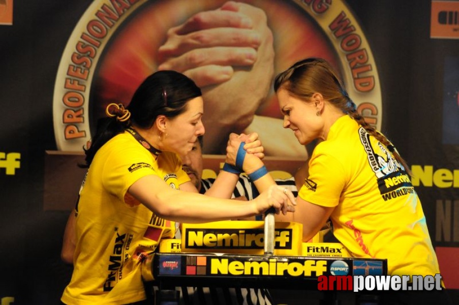 Nemiroff 2009 - Day 1 - Left hand # Siłowanie na ręce # Armwrestling # Armpower.net