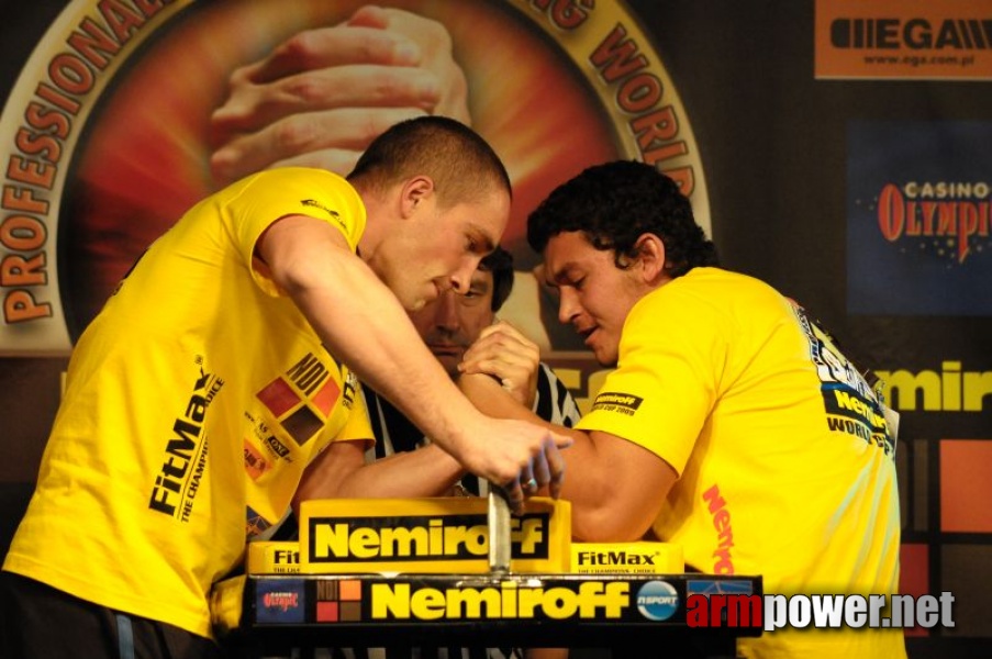 Nemiroff 2009 - Day 1 - Left hand # Siłowanie na ręce # Armwrestling # Armpower.net