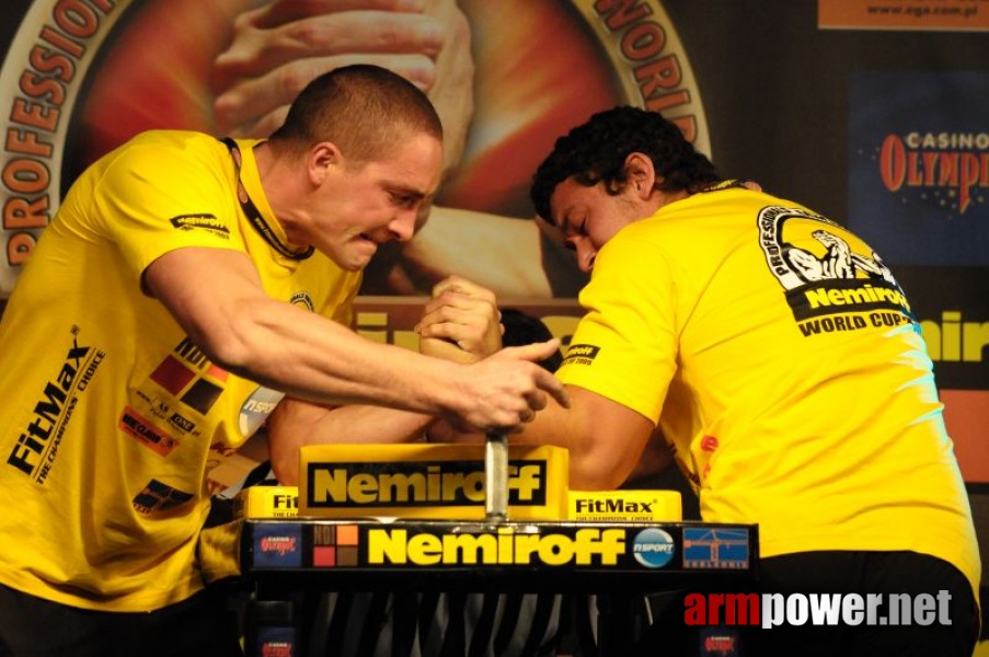 Nemiroff 2009 - Day 1 - Left hand # Siłowanie na ręce # Armwrestling # Armpower.net