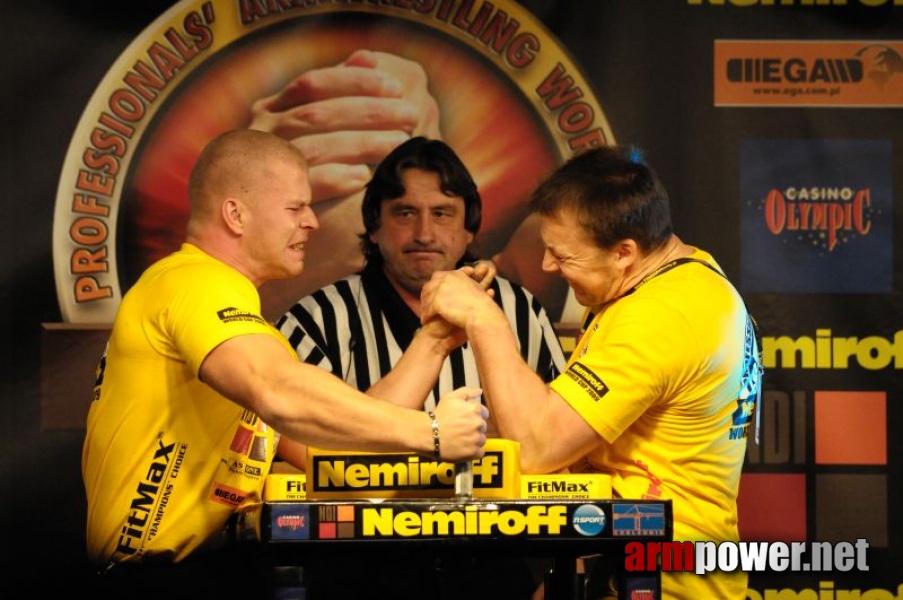 Nemiroff 2009 - Day 1 - Left hand # Siłowanie na ręce # Armwrestling # Armpower.net