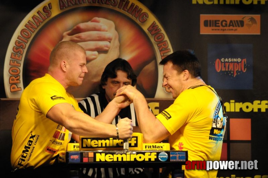 Nemiroff 2009 - Day 1 - Left hand # Siłowanie na ręce # Armwrestling # Armpower.net