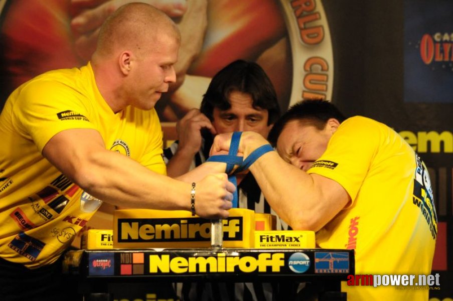 Nemiroff 2009 - Day 1 - Left hand # Siłowanie na ręce # Armwrestling # Armpower.net