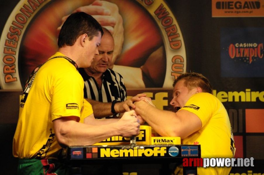 Nemiroff 2009 - Day 1 - Left hand # Armwrestling # Armpower.net