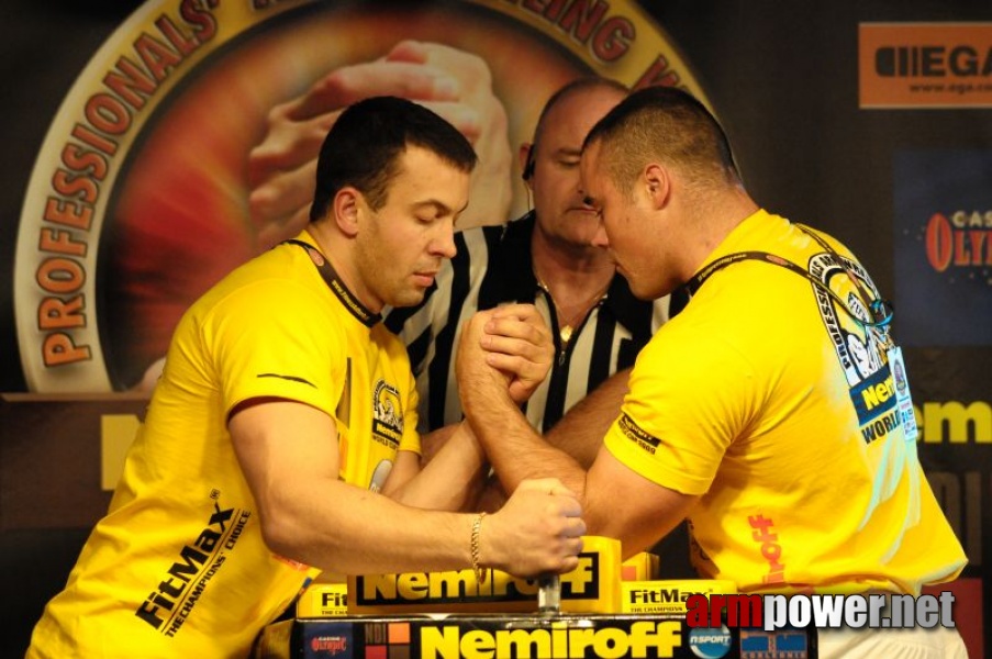 Nemiroff 2009 - Day 1 - Left hand # Siłowanie na ręce # Armwrestling # Armpower.net