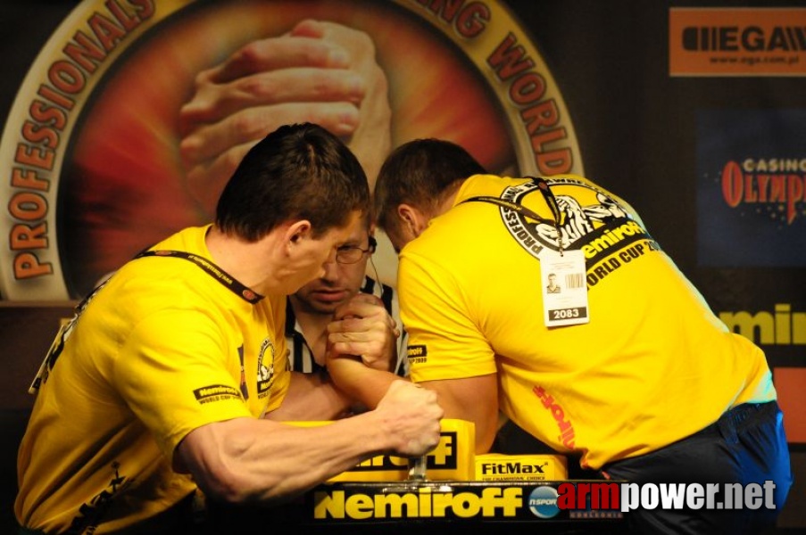 Nemiroff 2009 - Day 1 - Left hand # Siłowanie na ręce # Armwrestling # Armpower.net