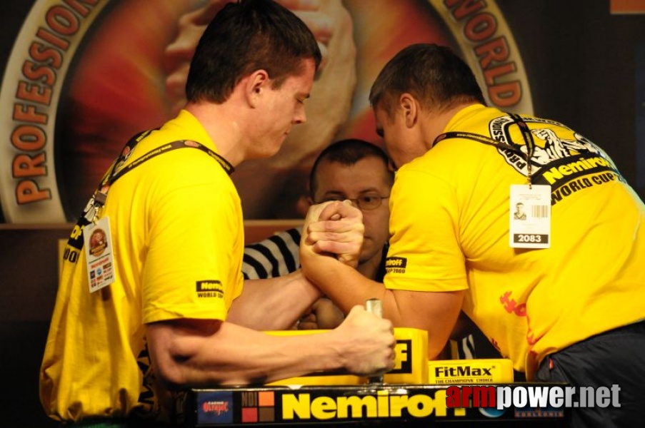 Nemiroff 2009 - Day 1 - Left hand # Siłowanie na ręce # Armwrestling # Armpower.net