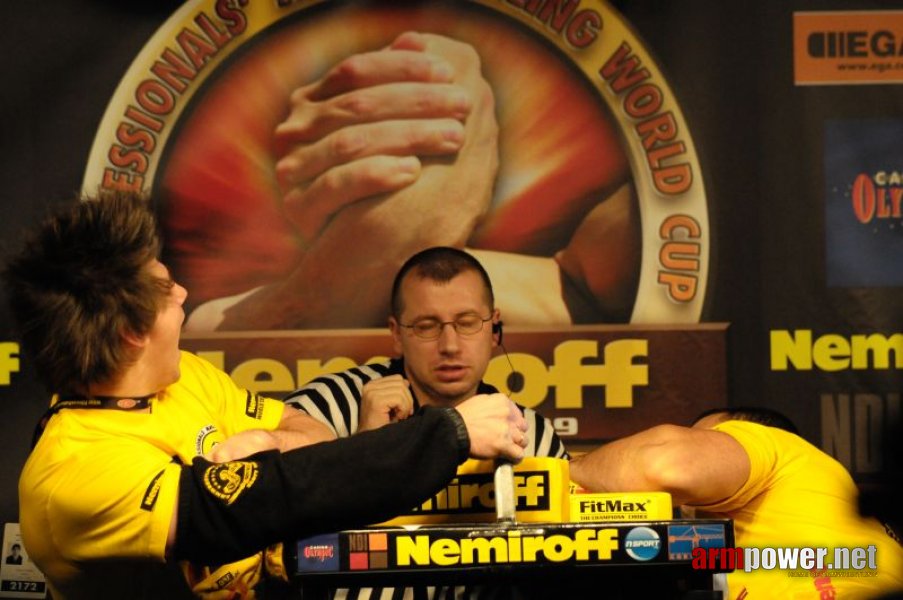 Nemiroff 2009 - Day 1 - Left hand # Siłowanie na ręce # Armwrestling # Armpower.net