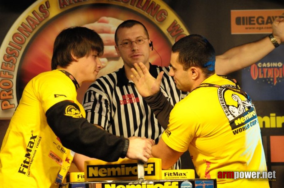 Nemiroff 2009 - Day 1 - Left hand # Siłowanie na ręce # Armwrestling # Armpower.net