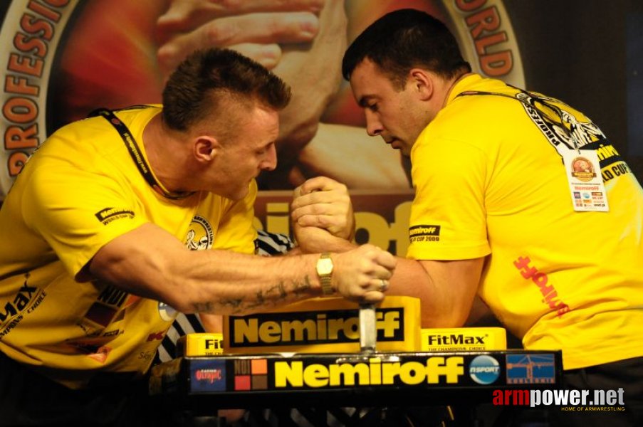 Nemiroff 2009 - Day 1 - Left hand # Siłowanie na ręce # Armwrestling # Armpower.net