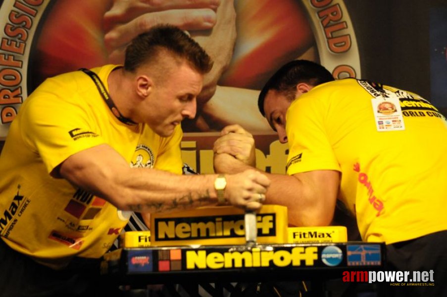 Nemiroff 2009 - Day 1 - Left hand # Siłowanie na ręce # Armwrestling # Armpower.net