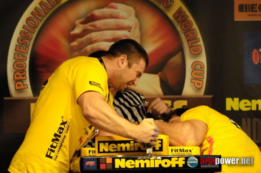 Nemiroff 2009 - Day 1 - Left hand # Armwrestling # Armpower.net