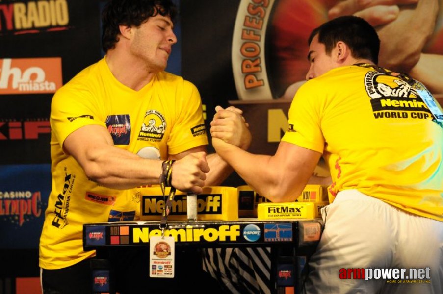 Nemiroff 2009 - Day 1 - Left hand # Siłowanie na ręce # Armwrestling # Armpower.net