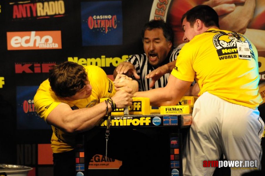 Nemiroff 2009 - Day 1 - Left hand # Siłowanie na ręce # Armwrestling # Armpower.net