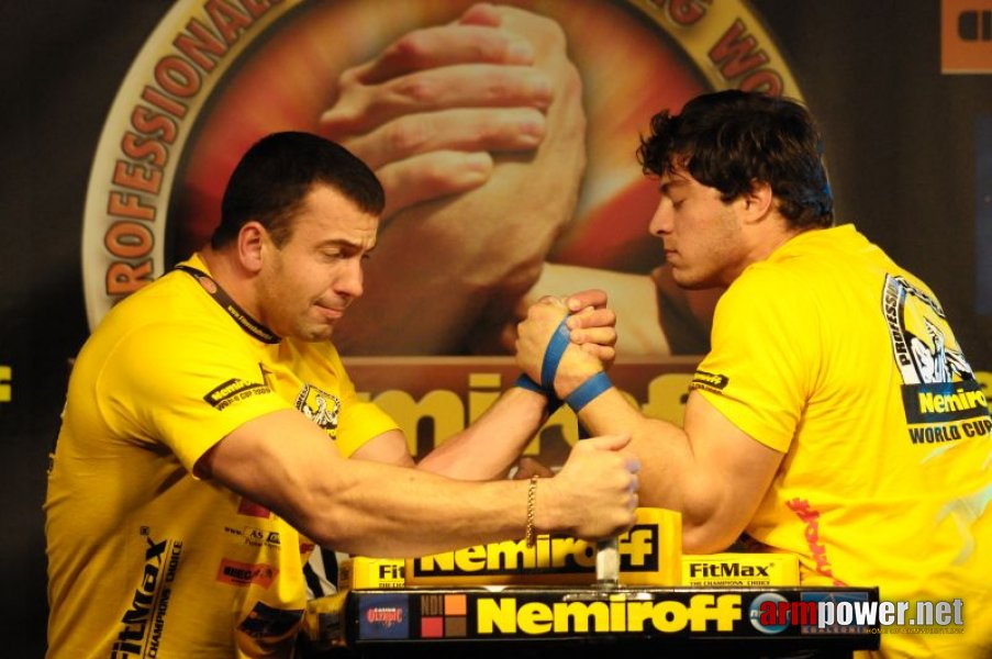 Nemiroff 2009 - Day 1 - Left hand # Siłowanie na ręce # Armwrestling # Armpower.net