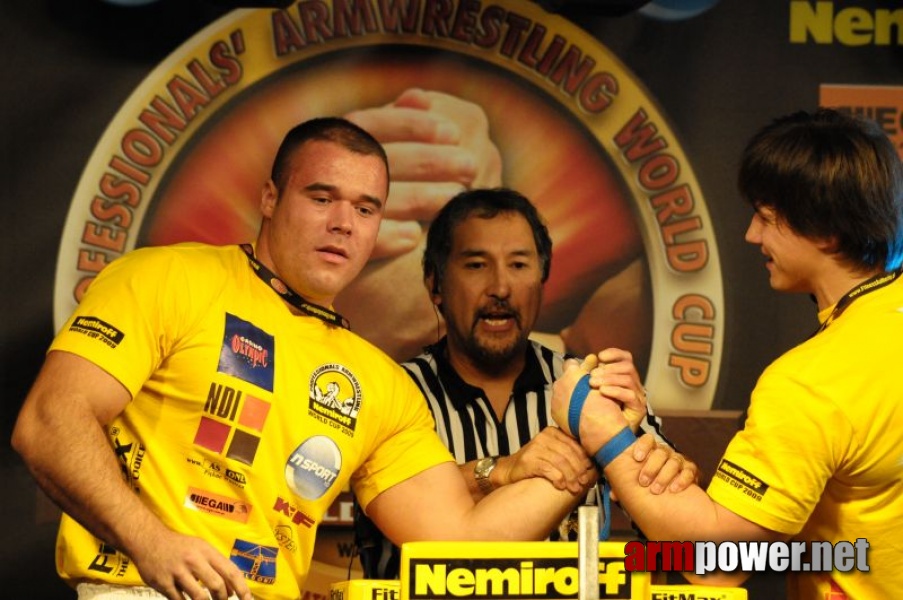 Nemiroff 2009 - Day 1 - Left hand # Siłowanie na ręce # Armwrestling # Armpower.net