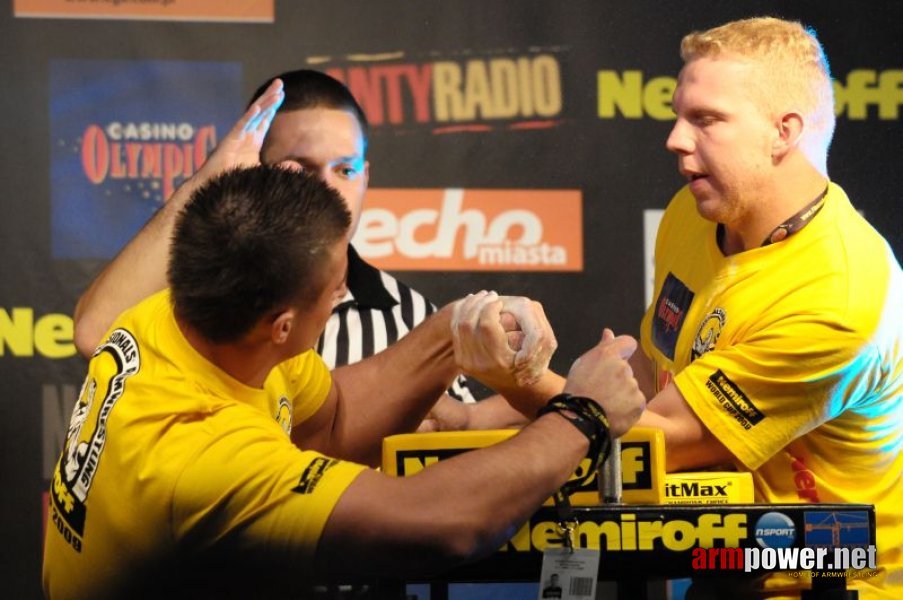 Nemiroff 2009 - Day 1 - Left hand # Armwrestling # Armpower.net