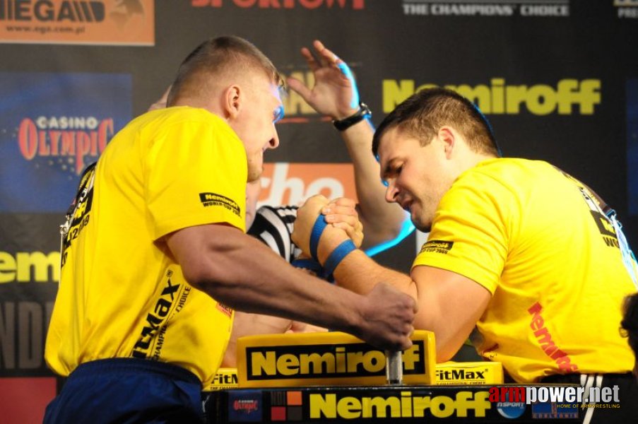 Nemiroff 2009 - Day 1 - Left hand # Siłowanie na ręce # Armwrestling # Armpower.net