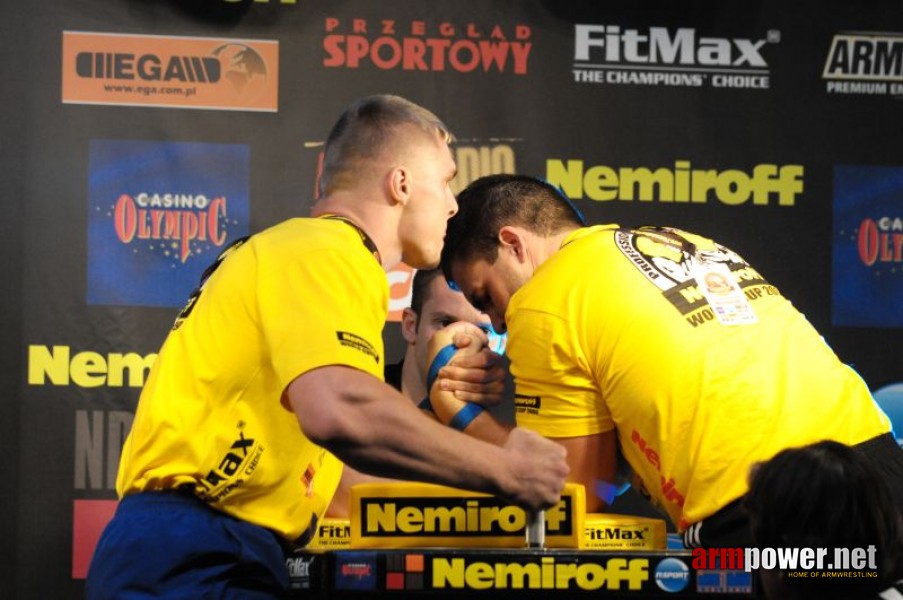 Nemiroff 2009 - Day 1 - Left hand # Siłowanie na ręce # Armwrestling # Armpower.net