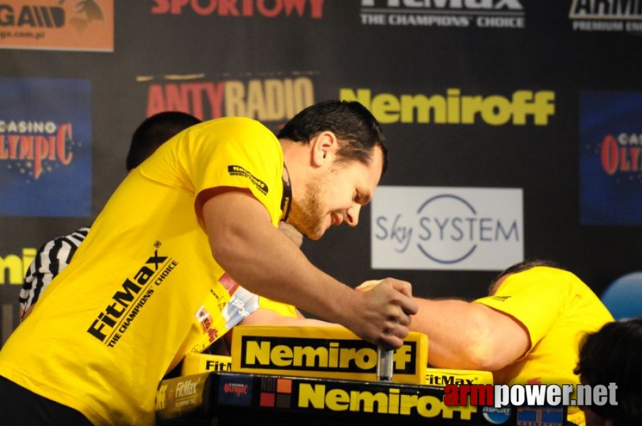 Nemiroff 2009 - Day 1 - Left hand # Siłowanie na ręce # Armwrestling # Armpower.net