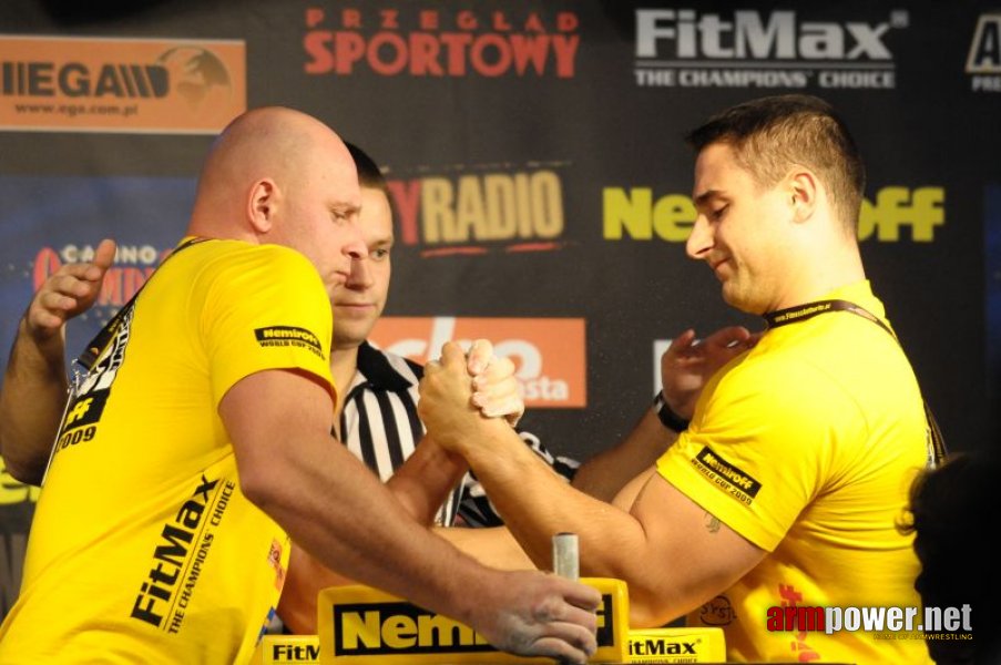 Nemiroff 2009 - Day 1 - Left hand # Siłowanie na ręce # Armwrestling # Armpower.net