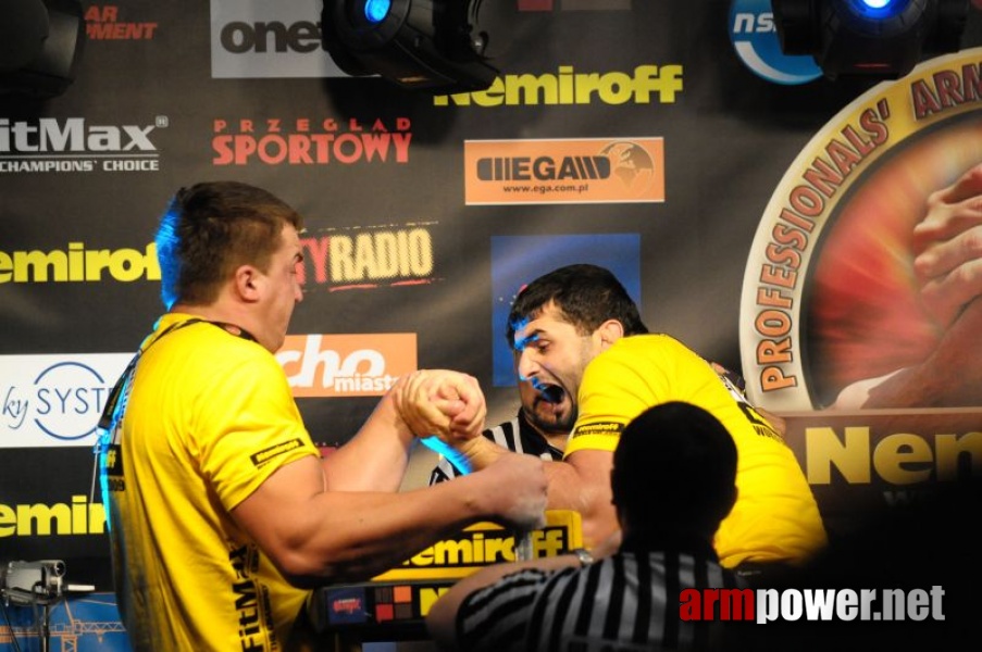 Nemiroff 2009 - Day 1 - Left hand # Armwrestling # Armpower.net