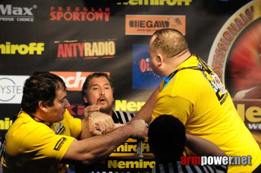 Nemiroff 2009 - Day 1 - Left hand # Armwrestling # Armpower.net