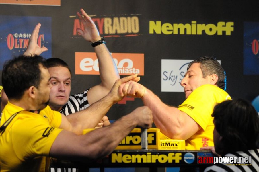 Nemiroff 2009 - Day 1 - Left hand # Siłowanie na ręce # Armwrestling # Armpower.net