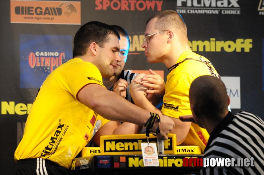 Nemiroff 2009 - Day 1 - Left hand # Siłowanie na ręce # Armwrestling # Armpower.net