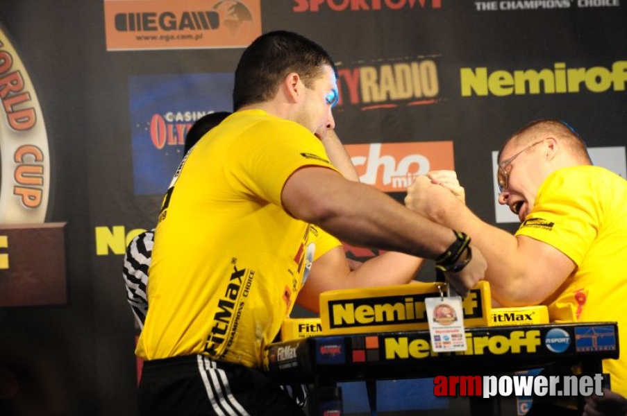 Nemiroff 2009 - Day 1 - Left hand # Siłowanie na ręce # Armwrestling # Armpower.net