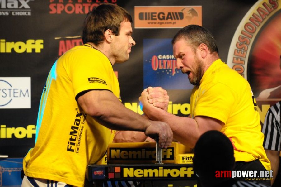 Nemiroff 2009 - Day 1 - Left hand # Siłowanie na ręce # Armwrestling # Armpower.net