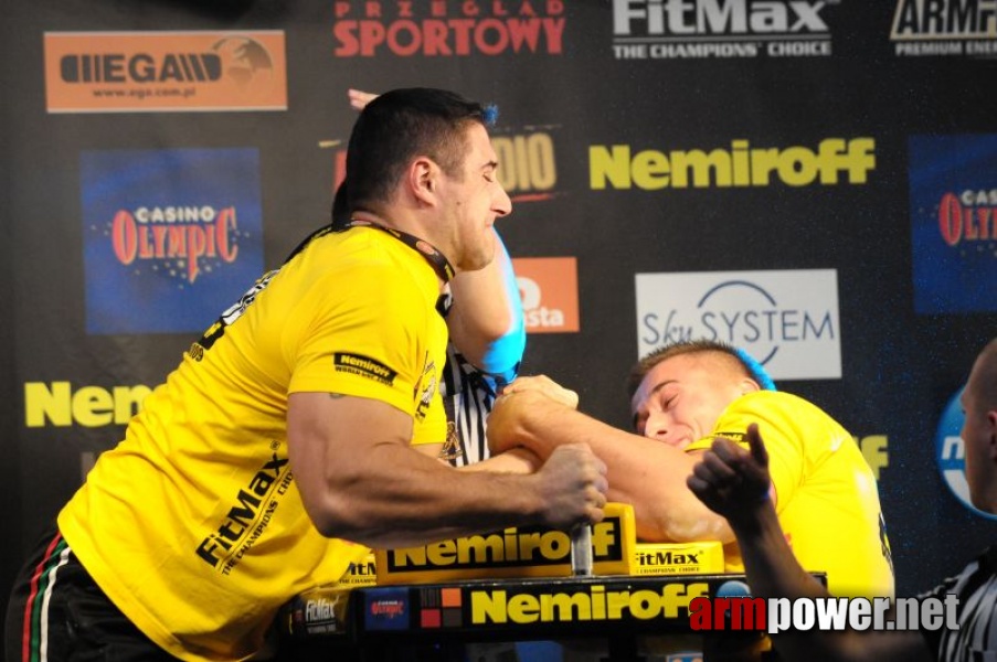 Nemiroff 2009 - Day 1 - Left hand # Siłowanie na ręce # Armwrestling # Armpower.net