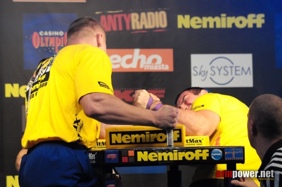 Nemiroff 2009 - Day 1 - Left hand # Siłowanie na ręce # Armwrestling # Armpower.net