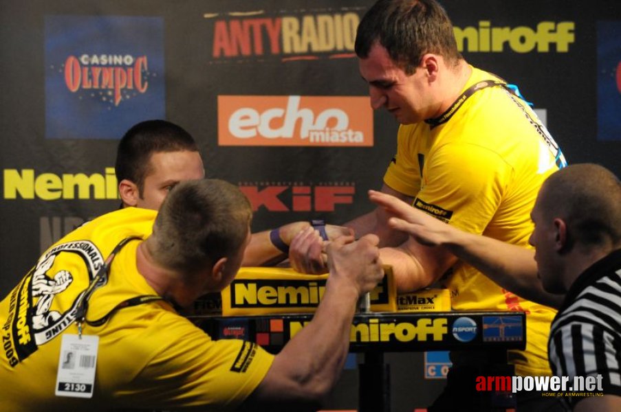 Nemiroff 2009 - Day 1 - Left hand # Armwrestling # Armpower.net