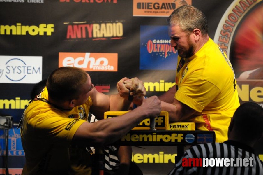 Nemiroff 2009 - Day 1 - Left hand # Armwrestling # Armpower.net