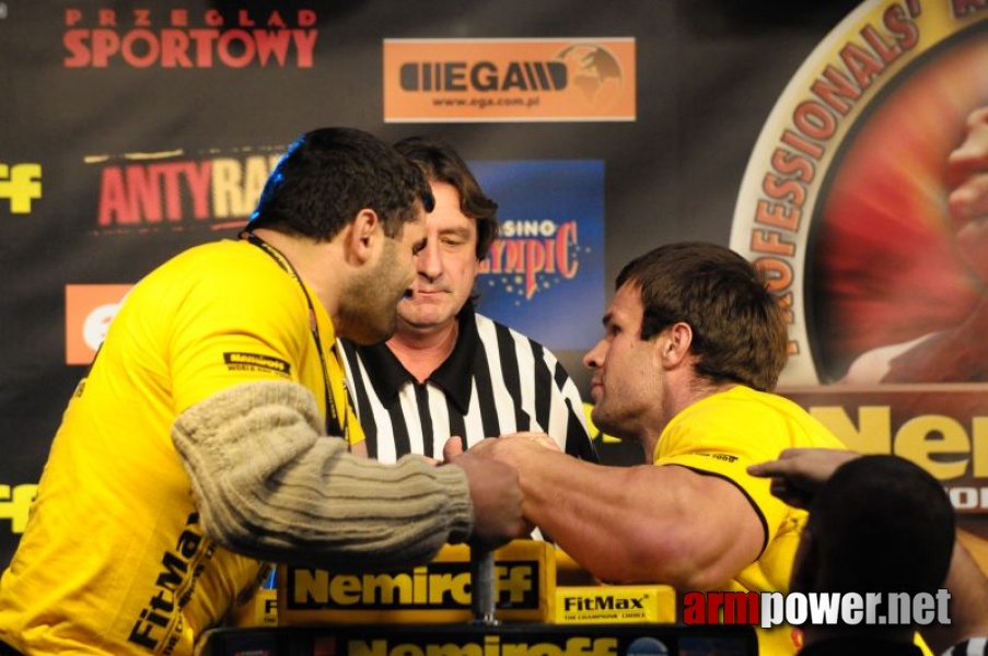 Nemiroff 2009 - Day 1 - Left hand # Siłowanie na ręce # Armwrestling # Armpower.net