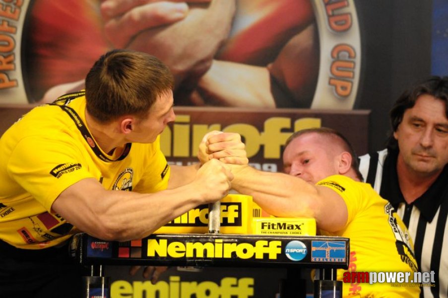 Nemiroff 2009 - Day 1 - Left hand # Siłowanie na ręce # Armwrestling # Armpower.net