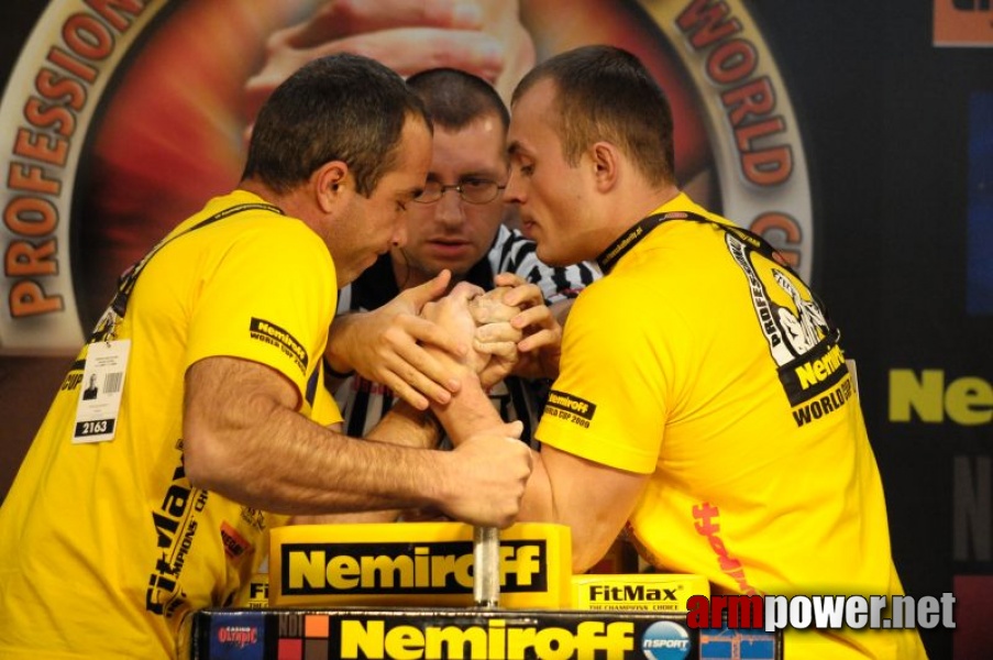 Nemiroff 2009 - Day 1 - Left hand # Siłowanie na ręce # Armwrestling # Armpower.net