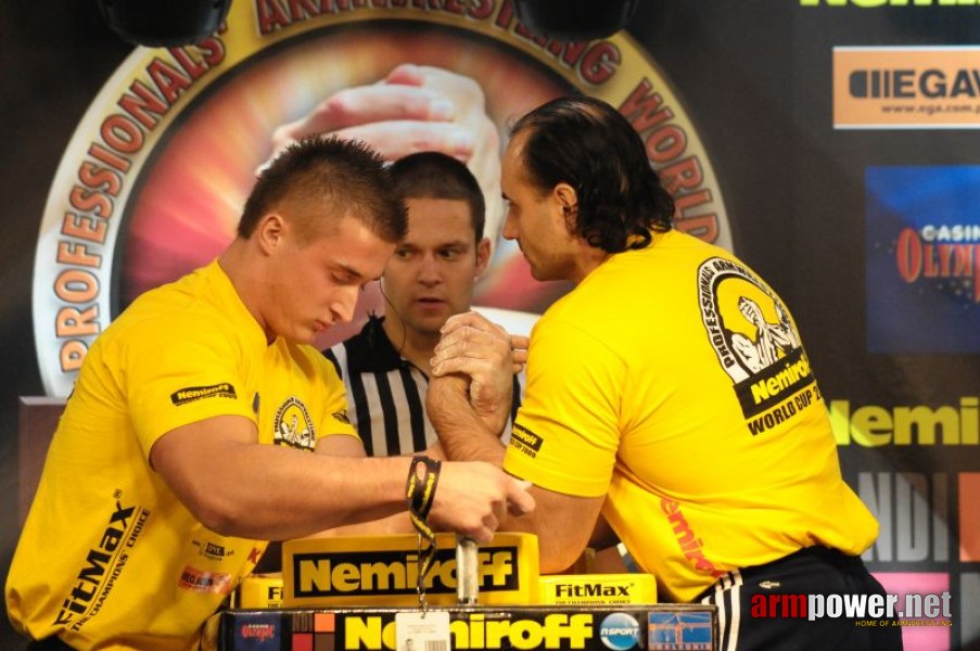 Nemiroff 2009 - Day 1 - Left hand # Siłowanie na ręce # Armwrestling # Armpower.net