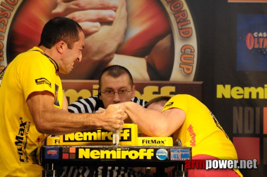 Nemiroff 2009 - Day 1 - Left hand # Armwrestling # Armpower.net