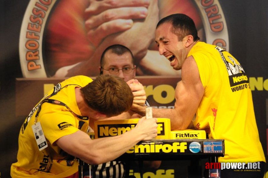 Nemiroff 2009 - Day 1 - Left hand # Siłowanie na ręce # Armwrestling # Armpower.net