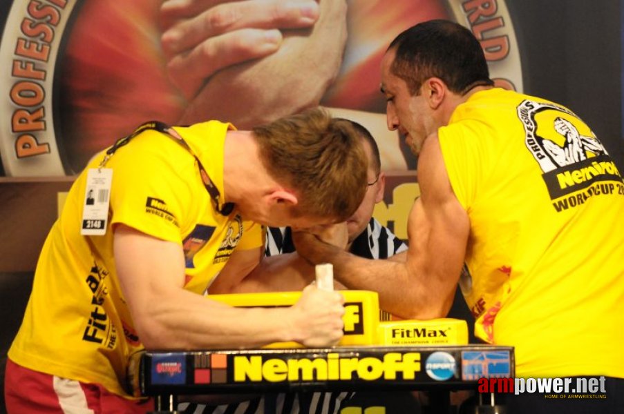 Nemiroff 2009 - Day 1 - Left hand # Armwrestling # Armpower.net