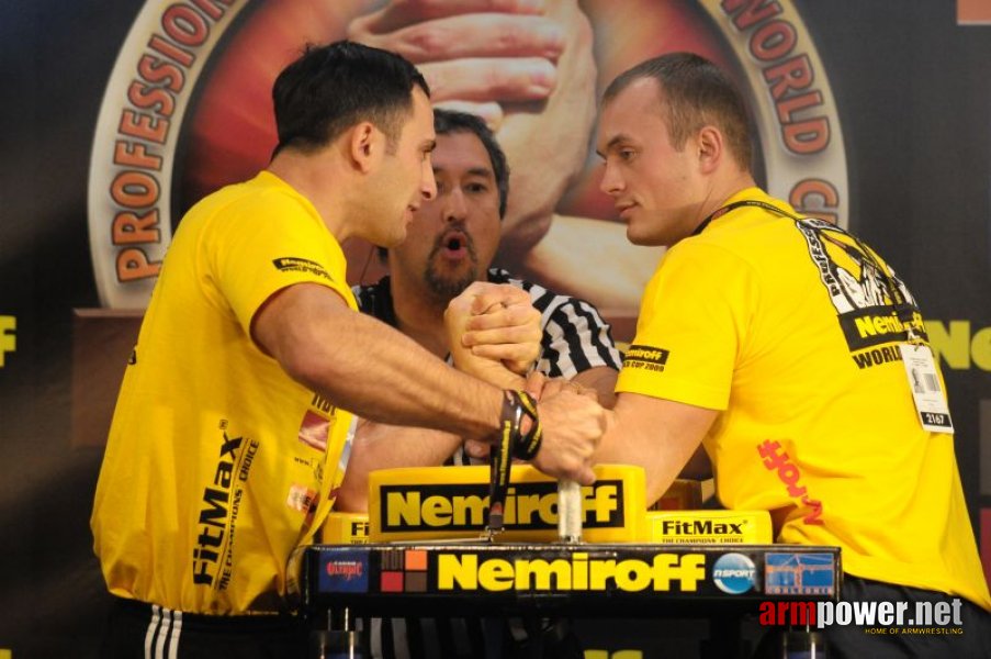 Nemiroff 2009 - Day 1 - Left hand # Siłowanie na ręce # Armwrestling # Armpower.net