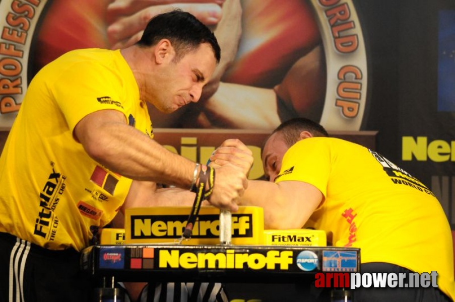 Nemiroff 2009 - Day 1 - Left hand # Siłowanie na ręce # Armwrestling # Armpower.net