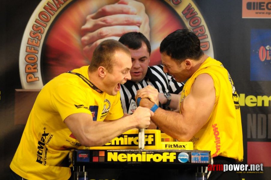 Nemiroff 2009 - Day 1 - Left hand # Armwrestling # Armpower.net