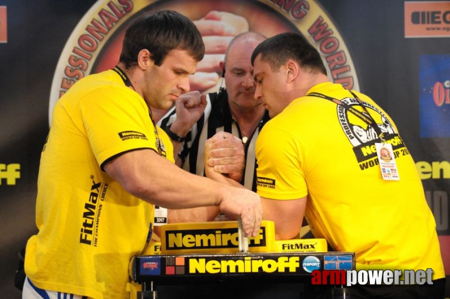 Nemiroff 2009 - Day 1 - Left hand # Armwrestling # Armpower.net