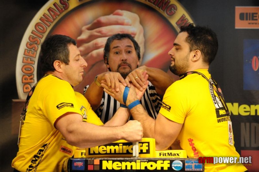 Nemiroff 2009 - Day 1 - Left hand # Siłowanie na ręce # Armwrestling # Armpower.net