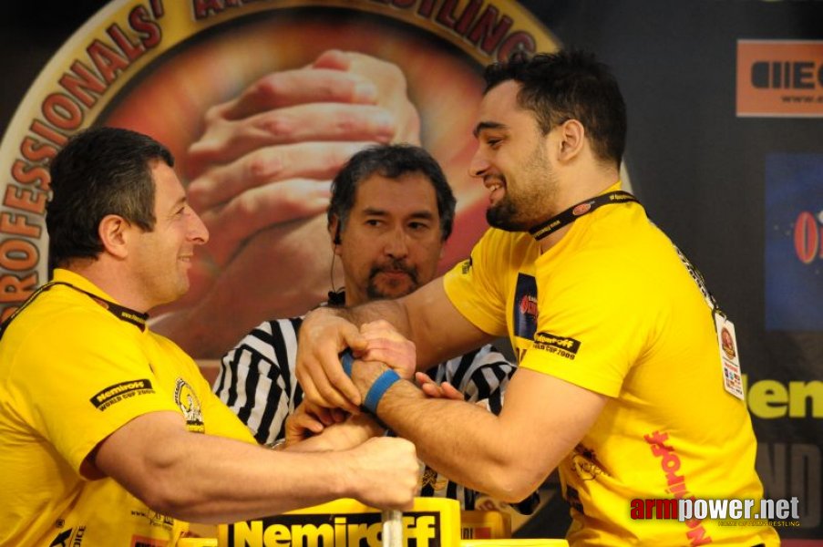 Nemiroff 2009 - Day 1 - Left hand # Siłowanie na ręce # Armwrestling # Armpower.net